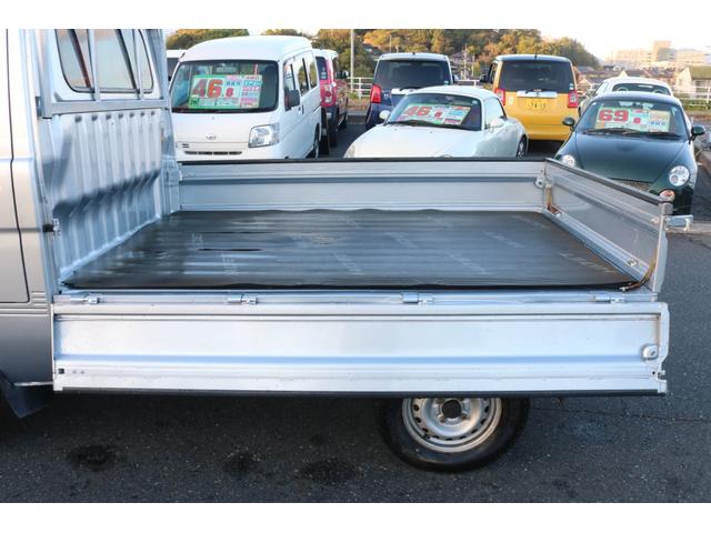 ハイゼットトラック 　４ＷＤ　５ＭＴ　キーレス　エアコン　パワーステアリング　パワーウィンドウ　ＥＴＣ　ＣＤデッキ　３方開　荷台ゴムマット２枚（23枚目）