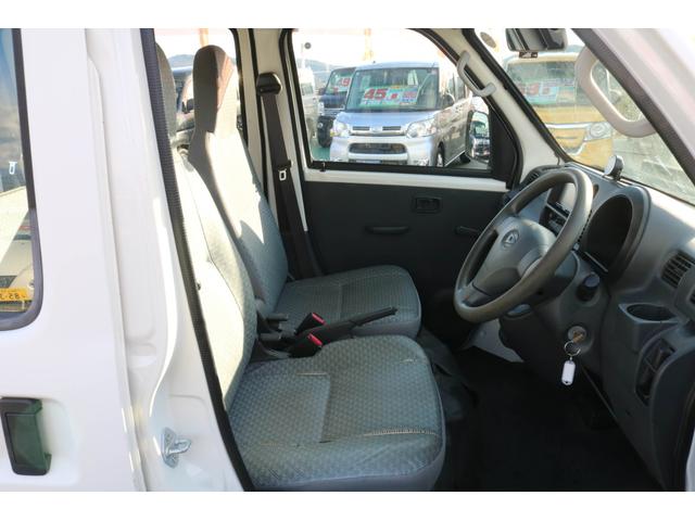 ハイゼットカーゴ スペシャル　１年保証　４ＷＤ　両側スライドドア　ハイルーフ　ドライブレコーダー　ＳＤナビ　ワンセグＴＶ　エアコン　パワステ　ルーフキャリア（18枚目）