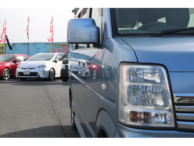 �w�b�h���C�g�����Y�̖������s���Ă���܂��I