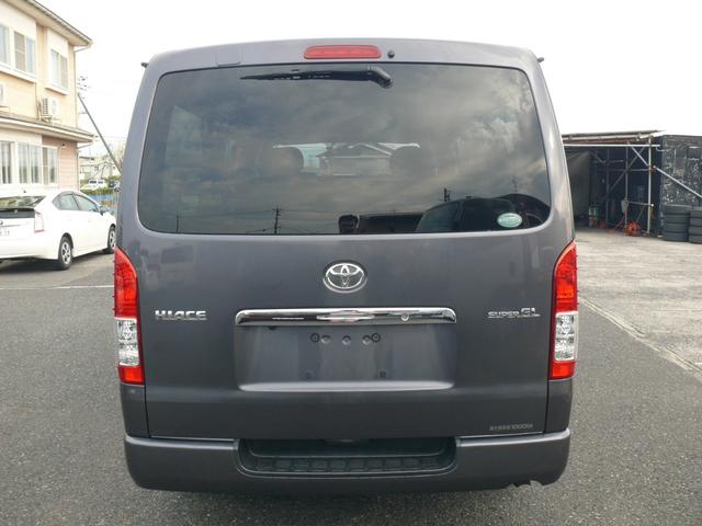 ハイエースバン ロングスーパーＧＬ　３型　ディーゼルターボ　４ＷＤ　キーレス　純正ナビＴＶ　バックカメラ　ブルートゥース対応ナビ　ＨＩＤヘッドライト　プラド純正１７インチＡＷ　ドラレコ　ＥＴＣ　純正後期テール　タイミングベルト交換済（6枚目）