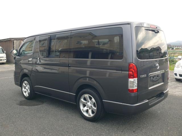 ハイエースバン ロングスーパーＧＬ　３型　ディーゼルターボ　４ＷＤ　キーレス　純正ナビＴＶ　バックカメラ　ブルートゥース対応ナビ　ＨＩＤヘッドライト　プラド純正１７インチＡＷ　ドラレコ　ＥＴＣ　純正後期テール　タイミングベルト交換済（7枚目）