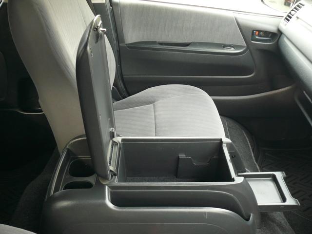 ハイエースバン ロングスーパーＧＬ　３型　ディーゼルターボ　４ＷＤ　キーレス　純正ナビＴＶ　バックカメラ　ブルートゥース対応ナビ　ＨＩＤヘッドライト　プラド純正１７インチＡＷ　ドラレコ　ＥＴＣ　純正後期テール　タイミングベルト交換済（20枚目）