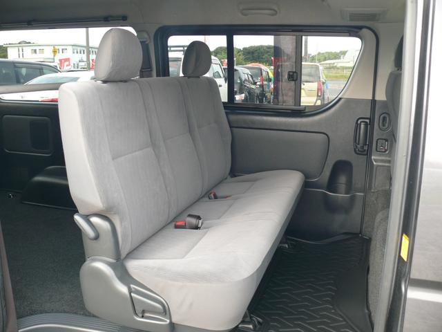 ハイエースバン ロングスーパーＧＬ　３型　ディーゼルターボ　４ＷＤ　キーレス　純正ナビＴＶ　バックカメラ　ブルートゥース対応ナビ　ＨＩＤヘッドライト　プラド純正１７インチＡＷ　ドラレコ　ＥＴＣ　純正後期テール　タイミングベルト交換済（23枚目）