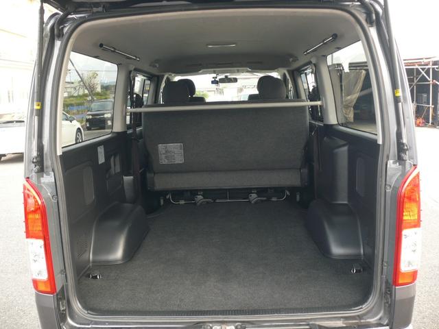 ハイエースバン ロングスーパーＧＬ　３型　ディーゼルターボ　４ＷＤ　キーレス　純正ナビＴＶ　バックカメラ　ブルートゥース対応ナビ　ＨＩＤヘッドライト　プラド純正１７インチＡＷ　ドラレコ　ＥＴＣ　純正後期テール　タイミングベルト交換済（24枚目）