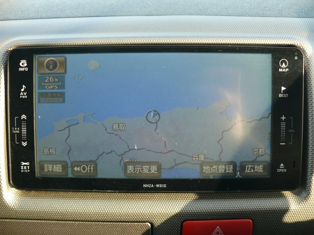 ハイエースバン ロングスーパーＧＬ　３型　ディーゼルターボ　４ＷＤ　キーレス　純正ナビＴＶ　ブルートゥース対応ナビ　ＨＩＤヘッドライト　ローダウン　ＥＴＣ　１００Ｖ電源　社外１７インチＡＷ　ホワイトレタータイヤ（13枚目）