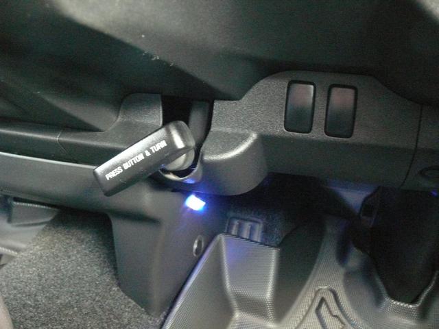 ハイエースバン ロングスーパーＧＬ　３型　ディーゼルターボ　４ＷＤ　キーレス　純正ナビＴＶ　ブルートゥース対応ナビ　ＨＩＤヘッドライト　ローダウン　ＥＴＣ　１００Ｖ電源　社外１７インチＡＷ　ホワイトレタータイヤ（19枚目）