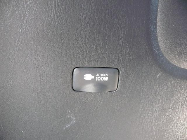 ハイエースバン ロングスーパーＧＬ　３型　ディーゼルターボ　４ＷＤ　キーレス　純正ナビＴＶ　ブルートゥース対応ナビ　ＨＩＤヘッドライト　ローダウン　ＥＴＣ　１００Ｖ電源　社外１７インチＡＷ　ホワイトレタータイヤ（24枚目）