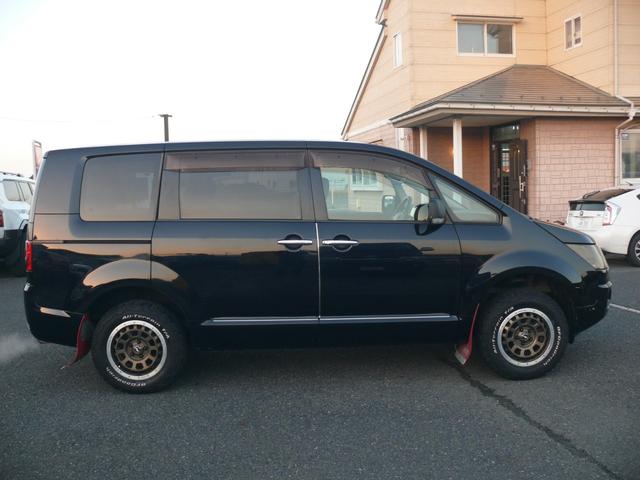 デリカD:5 シャモニー 4WD キーフリー 両側パワースライドドア 社外ナビTV バックカメラ フリップダウンモニター 社外16インチAW ホワイトレタータイヤ マッドフリップ ETC ドラレコ HIDライト(4枚目)