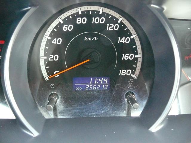 ハイエースバン ロングスーパーGL 4WD ディーゼル キーレス 社外ナビTV バックモニター ローダウン 社外テール 社外16インチAW ドラレコ ETC タイミングベルト交換済(11枚目)