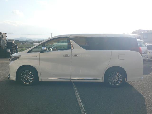 アルファードハイブリッド エグゼクティブラウンジ キーフリー プッシュスタート トヨタセーフティセンス 本革ベージュシート 全方位カメラ 純正ナビTV 後席天井モニター デジタルインナーミラー ドラレコ ETC モデリスタエアロ 両側パワスラ(8枚目)