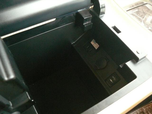 アルファードハイブリッド エグゼクティブラウンジ キーフリー プッシュスタート トヨタセーフティセンス 本革ベージュシート 全方位カメラ 純正ナビTV 後席天井モニター デジタルインナーミラー ドラレコ ETC モデリスタエアロ 両側パワスラ(24枚目)