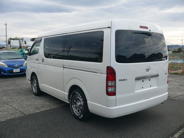 ハイエースワゴン ＧＬ　４ＷＤ　キーレス　ＨＩＤヘッドライト　パワースライドドア　１０人乗　純正ナビＴＶ　バックカメラ　社外１６インチＡＷ　ホワイトレタータイヤ　ＥＴＣ（7枚目）