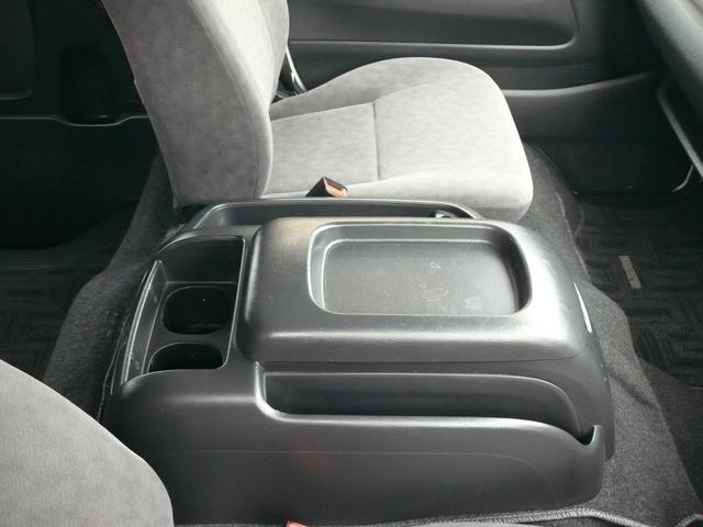 ハイエースワゴン ＧＬ　４ＷＤ　キーレス　ＨＩＤヘッドライト　パワースライドドア　１０人乗　純正ナビＴＶ　バックカメラ　社外１６インチＡＷ　ホワイトレタータイヤ　ＥＴＣ（20枚目）