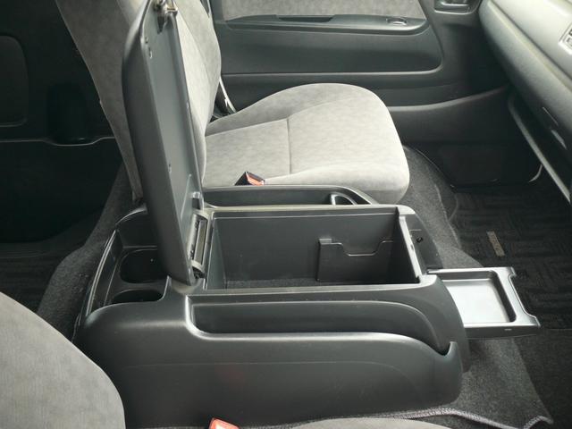 ハイエースワゴン ＧＬ　４ＷＤ　キーレス　ＨＩＤヘッドライト　パワースライドドア　１０人乗　純正ナビＴＶ　バックカメラ　社外１６インチＡＷ　ホワイトレタータイヤ　ＥＴＣ（21枚目）