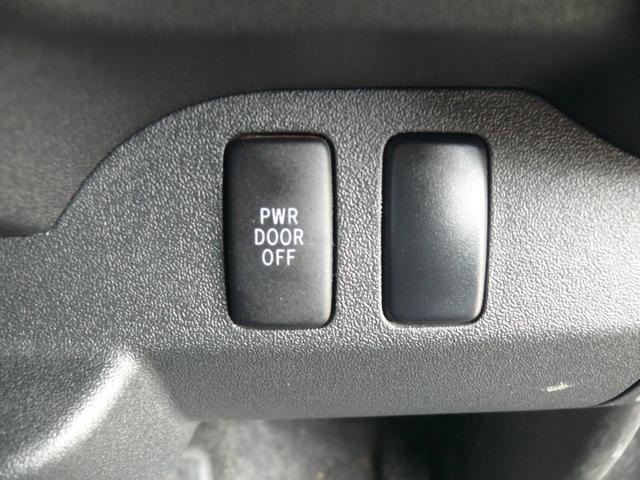 ハイエースワゴン ＧＬ　４ＷＤ　キーレス　ＨＩＤヘッドライト　パワースライドドア　１０人乗　純正ナビＴＶ　バックカメラ　社外１６インチＡＷ　ホワイトレタータイヤ　ＥＴＣ（25枚目）