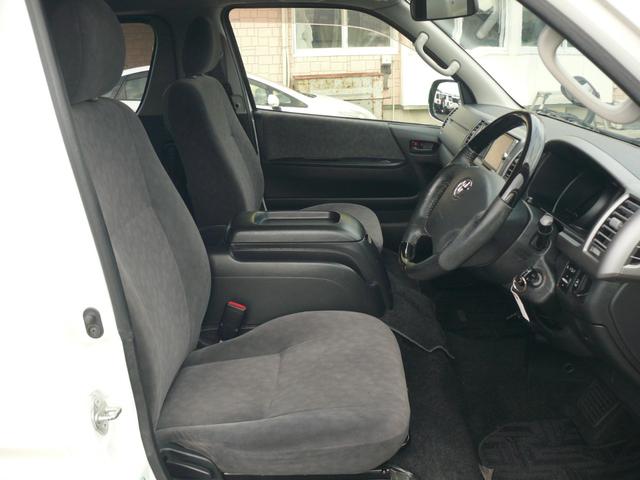 ハイエースワゴン ＧＬ　４ＷＤ　キーレス　ＨＩＤヘッドライト　パワースライドドア　１０人乗　純正ナビＴＶ　バックカメラ　社外１６インチＡＷ　ホワイトレタータイヤ　ＥＴＣ（26枚目）