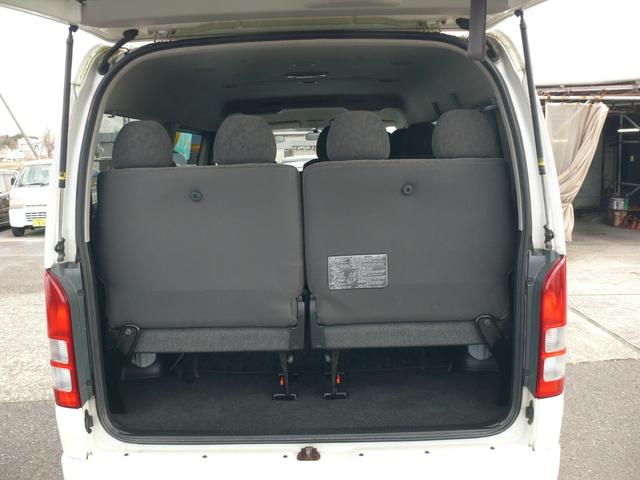 ハイエースワゴン ＧＬ　４ＷＤ　キーレス　ＨＩＤヘッドライト　パワースライドドア　１０人乗　純正ナビＴＶ　バックカメラ　社外１６インチＡＷ　ホワイトレタータイヤ　ＥＴＣ（27枚目）