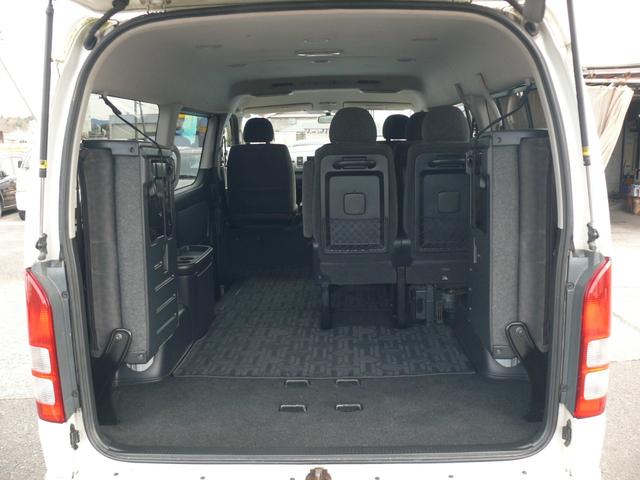 ハイエースワゴン ＧＬ　４ＷＤ　キーレス　ＨＩＤヘッドライト　パワースライドドア　１０人乗　純正ナビＴＶ　バックカメラ　社外１６インチＡＷ　ホワイトレタータイヤ　ＥＴＣ（28枚目）