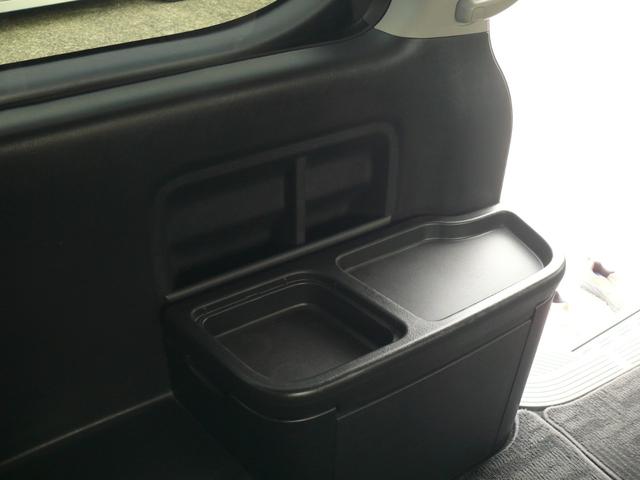 ハイエースワゴン ＧＬ　４ＷＤ　キーレス　ＨＩＤヘッドライト　パワースライドドア　１０人乗　純正ナビＴＶ　バックカメラ　社外１６インチＡＷ　ホワイトレタータイヤ　ＥＴＣ（38枚目）