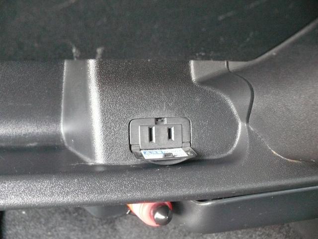 ハイエースワゴン ＧＬ　４ＷＤ　キーレス　ＨＩＤヘッドライト　パワースライドドア　１０人乗　純正ナビＴＶ　バックカメラ　社外１６インチＡＷ　ホワイトレタータイヤ　ＥＴＣ（44枚目）