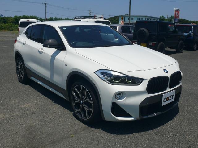 Ｘ２ ｘＤｒｉｖｅ　２０ｉ　ＭスポーツＸ　４ＷＤターボ　キーフリー　プッシュスタート　純正ナビ　ブルートゥース対応ナビ　バックカメラ　純正１９インチＡＷ　黒革シート　前席シートヒーター　前席パワーシート　ＥＴＣ　ＬＥＤライト　パワーバックドア（3枚目）
