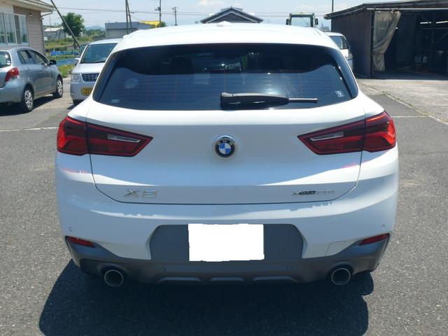 Ｘ２ ｘＤｒｉｖｅ　２０ｉ　ＭスポーツＸ　４ＷＤターボ　キーフリー　プッシュスタート　純正ナビ　ブルートゥース対応ナビ　バックカメラ　純正１９インチＡＷ　黒革シート　前席シートヒーター　前席パワーシート　ＥＴＣ　ＬＥＤライト　パワーバックドア（6枚目）