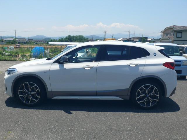Ｘ２ ｘＤｒｉｖｅ　２０ｉ　ＭスポーツＸ　４ＷＤターボ　キーフリー　プッシュスタート　純正ナビ　ブルートゥース対応ナビ　バックカメラ　純正１９インチＡＷ　黒革シート　前席シートヒーター　前席パワーシート　ＥＴＣ　ＬＥＤライト　パワーバックドア（8枚目）