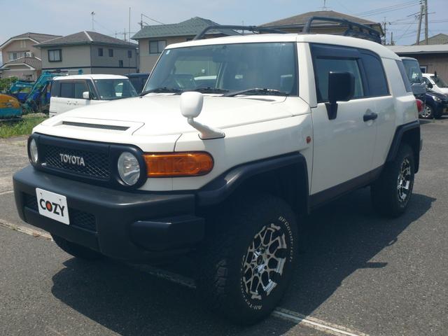 ＦＪクルーザー ベースグレード　リフトアップ　キーレス　パートタイム４ＷＤ　ルーフラック　社外１７インチＡＷ　ホワイトレタータイヤ　シートカバー　社外ＳＤナビＴＶ　バックカメラ　ドラレコ　Ａ－ＴＲＡＣ　リアデフロック　バックソナー（9枚目）