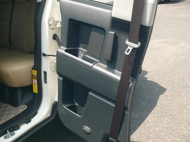 ＦＪクルーザー ベースグレード　リフトアップ　キーレス　パートタイム４ＷＤ　ルーフラック　社外１７インチＡＷ　ホワイトレタータイヤ　シートカバー　社外ＳＤナビＴＶ　バックカメラ　ドラレコ　Ａ－ＴＲＡＣ　リアデフロック　バックソナー（25枚目）