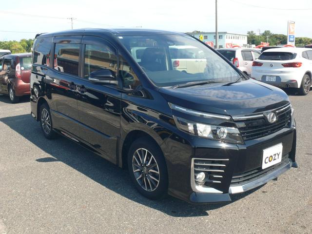 ヴォクシー ＺＳ　キーフリー　プッシュスタート　左後パワースライドドア　社外ナビＴＶ　バックカメラ　純正１６インチＡＷ　ＥＴＣ　ＬＥＤヘッドライト　タイミングチェーンエンジン　８人乗り（3枚目）