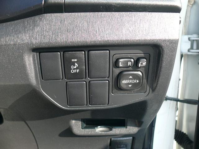 プリウス S キーフリー プッシュスタート 社外ナビTV ブルートゥース対応ナビ バックカメラ ETC 純正15インチAW HIDヘッドライト(31枚目)