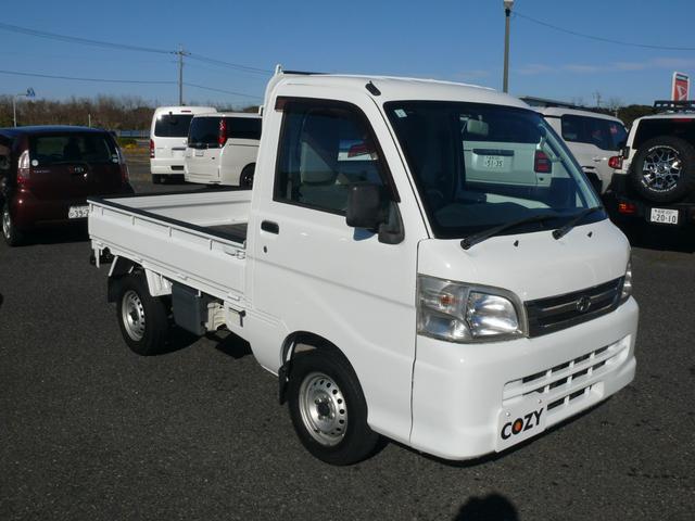 ハイゼットトラック エアコン・パワステスペシャルＶＳ　エアコン　パワステ　５速ミッション　パートタイム４ＷＤ　タイミングチェーンエンジン　純正ラジオ　同色全塗装済（3枚目）