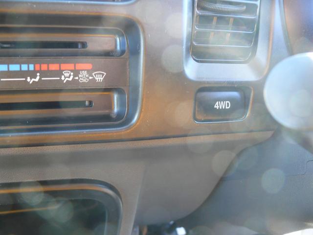ハイゼットトラック エアコン・パワステスペシャルＶＳ　エアコン　パワステ　５速ミッション　パートタイム４ＷＤ　タイミングチェーンエンジン　純正ラジオ　同色全塗装済（13枚目）