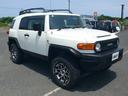 ＦＪクルーザー ベースグレード　リフトアップ　キーレス　パートタイム４ＷＤ　ルーフラック　社外１７インチＡＷ　ホワイトレタータイヤ　シートカバー　社外ＳＤナビＴＶ　バックカメラ　ドラレコ　Ａ－ＴＲＡＣ　リアデフロック　バックソナー（3枚目）