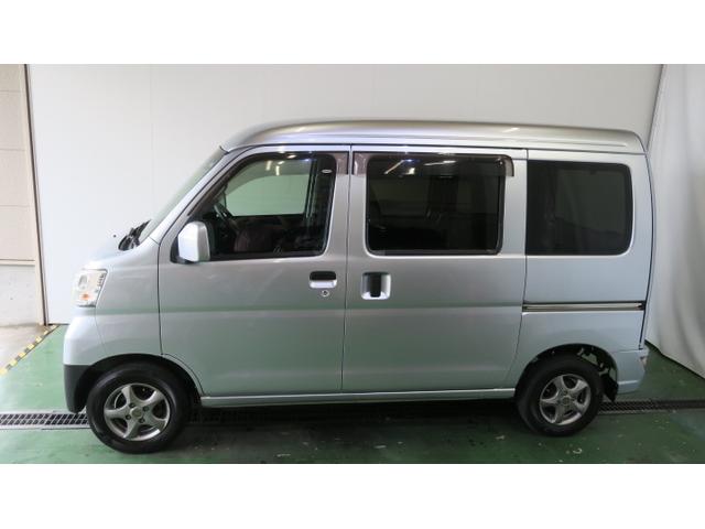 ハイゼットカーゴ 　４ＷＤ　ＡＴ車　テレビ／ナビ　バックカメラ　キ－レスエントリー　エアコン　パワステ　パワ－ウインドウ　エアバッグ　電動格納式ミラー　社外アルミホイール　ＡＢＳ（5枚目）