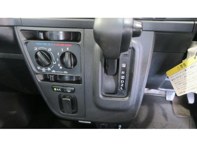 ハイゼットカーゴ 　４ＷＤ　ＡＴ車　テレビ／ナビ　バックカメラ　キ－レスエントリー　エアコン　パワステ　パワ－ウインドウ　エアバッグ　電動格納式ミラー　社外アルミホイール　ＡＢＳ（31枚目）
