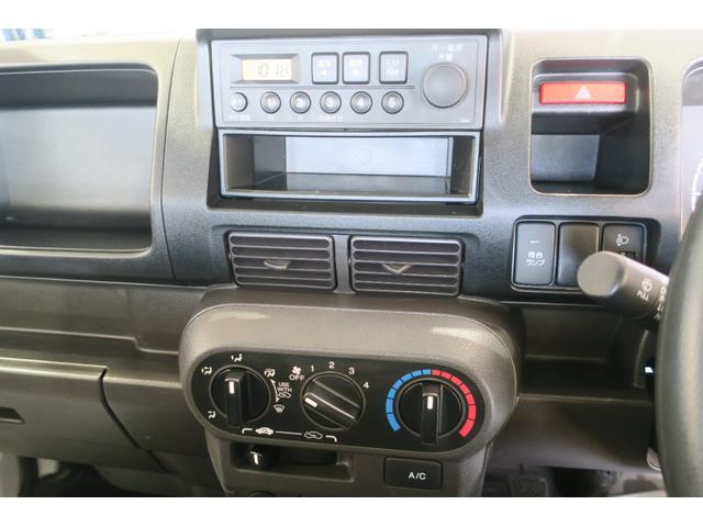 アクティトラック ＳＤＸ　４ＷＤ　エアコン　パワステ　ＡＢＳ　運転席エアバック荷台ランプ（24枚目）