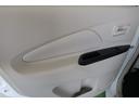 Ｍ　ナビ／テレビ　キ－レスキ－　エアコン　パワステ　運転席エアバック　助手席エアバッグ　パワーウィンドウ　アイドリングストップ　ＡＢＳ（18枚目）