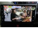 　タ－ボ車　両側スライドドア片側パワースライドドア　ナビ／テレビ　バックカメラ　運転席、助手席シートヒーター　パワーウィンドウ　スマートキー　プッシュスタートエアコン　パワステ　スペアキー　ＡＢＳ（28枚目）