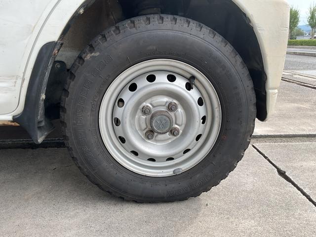 ミニキャブトラック Ｖタイプ　４ＷＤ　５ＭＴ　ドアバイザー　エアコン　クーラー（13枚目）