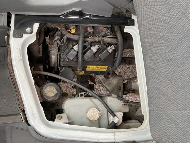 ミニキャブトラック Ｖタイプ　４ＷＤ　５ＭＴ　ドアバイザー　エアコン　クーラー（16枚目）
