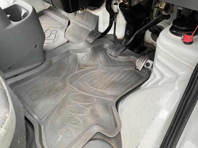 ミニキャブトラック Ｖタイプ　４ＷＤ　５ＭＴ　ドアバイザー　エアコン　クーラー（46枚目）