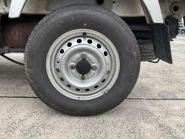 キャリイトラック 農繁スペシャル　５ＭＴ　４ＷＤ　パワーステアリング　エアコン　クーラー　運転席エアバック（13枚目）