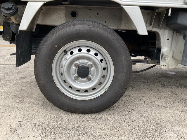 キャリイトラック 農繁スペシャル　５ＭＴ　４ＷＤ　パワーステアリング　エアコン　クーラー　運転席エアバック（15枚目）