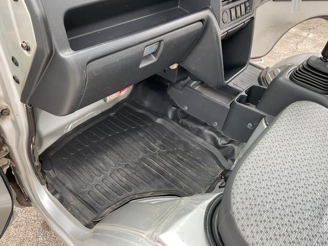 キャリイトラック 農繁スペシャル　５ＭＴ　４ＷＤ　パワーステアリング　エアコン　クーラー　運転席エアバック（47枚目）