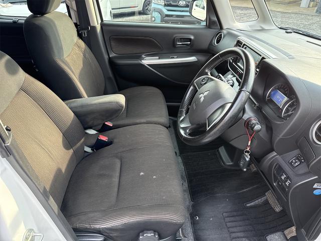 ｅＫスペースカスタム カスタムＴ　アラウンドビュー　ターボ　純正ナビ　両側電動スライドドア　純正アルミホイール　リアサーキュレーター　オートエアコン　オートライト　ＨＩＤヘッドライト　プッシュスタート　スマートキー　電動格納ミラー（16枚目）