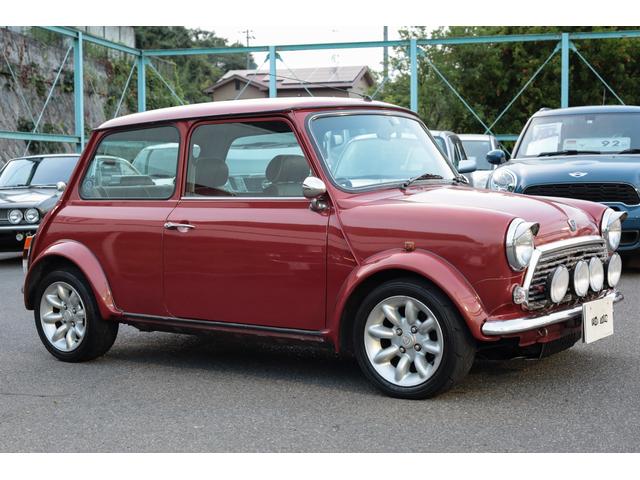 ＭＩＮＩ クーパー　スポーツパックリミテッド　限定車６００台　ワンオーナー　黒レザーシート　純正１３インチＡＷ　ドライブレコーダー　純正ＫＯＮＩサスペンション（6枚目）