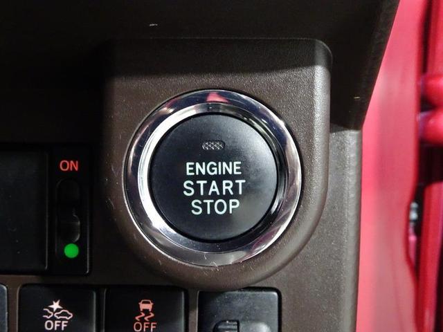 落ち着いた色遣いの運転席周り。飽きの来ないすっきりとしたデザイン。