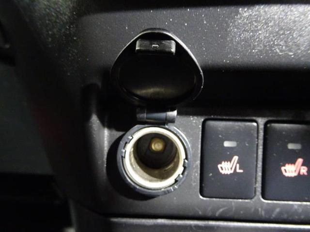 車庫入れの時などにお役立ちのコーナーセンサー付き！クルマの前後のセンサーで障害物を検知し、距離に応じて警告音を変えてお知らせをしてくれます。