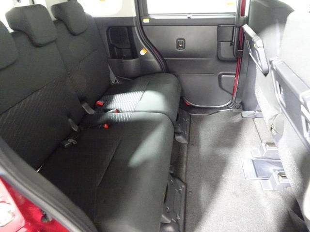 運転席、助手席はどちらもシートヒーター機能付き。シートがすぐに暖かくなるので、冬のドライブにあると嬉しい機能です！